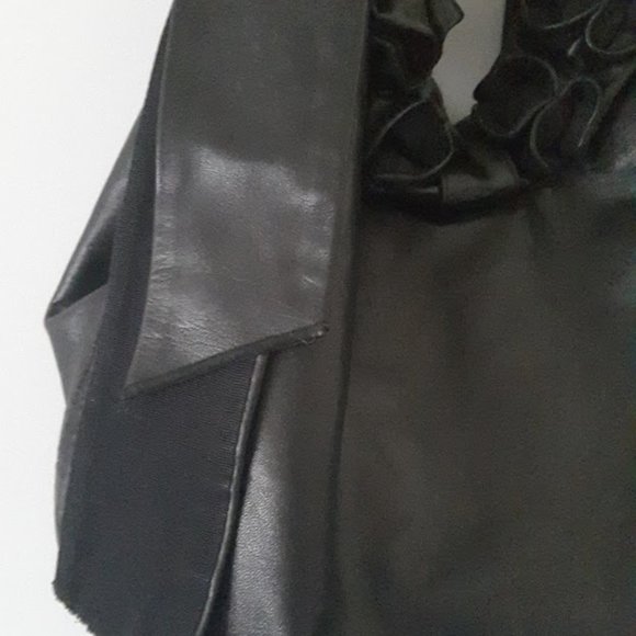 **SOLD** Elie Tahari Melrose Large Hobo Handbag - Picture 8 of 10